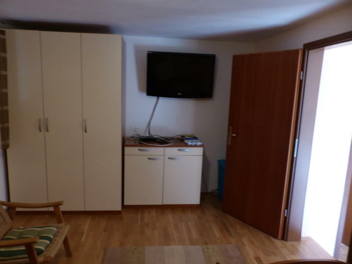Apartment Ana Krnica Eksteriør bilde