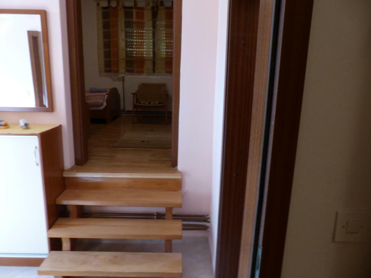 Apartment Ana Krnica Eksteriør bilde