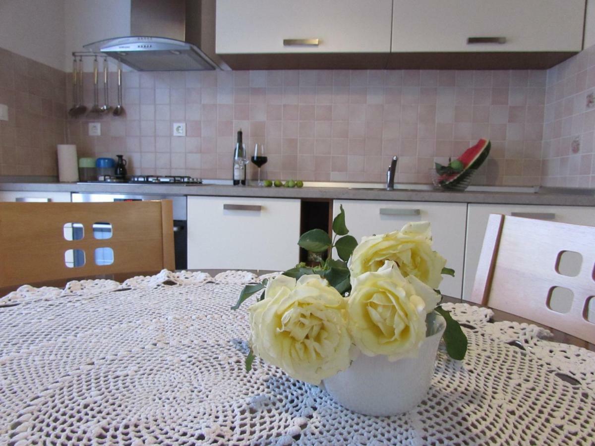 Apartment Ana Krnica Eksteriør bilde