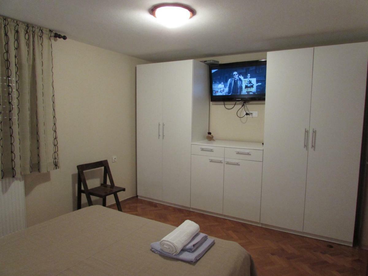 Apartment Ana Krnica Eksteriør bilde